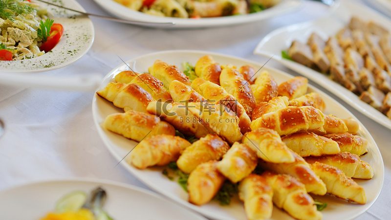 商场餐饮加盟品牌，如何挑选适合自己的？**